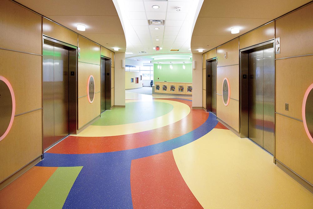 將個性化、人性化、藝術(shù)性融入醫(yī)療機構(gòu)PVC商用彈性地板設(shè)計中